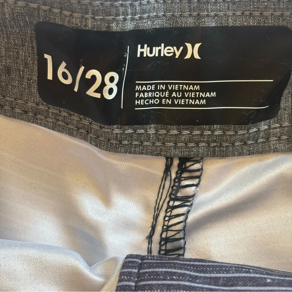 HURLEY Boys Black Striped Swim Shorts Board Shorts Size 16 28”‎ Inseam 9” NWT